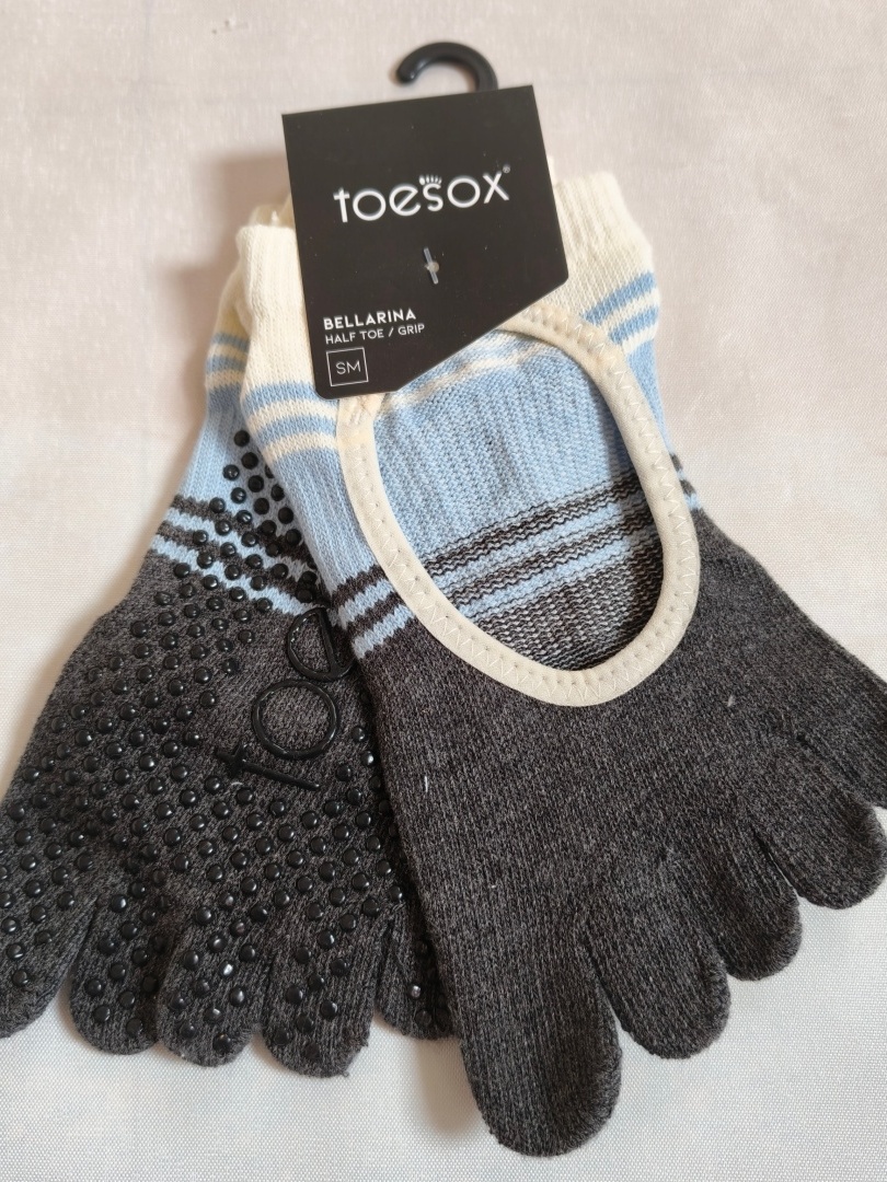 Toesox Yoga Five-Toe Socks Men - Pilates Yoga Wear review and price