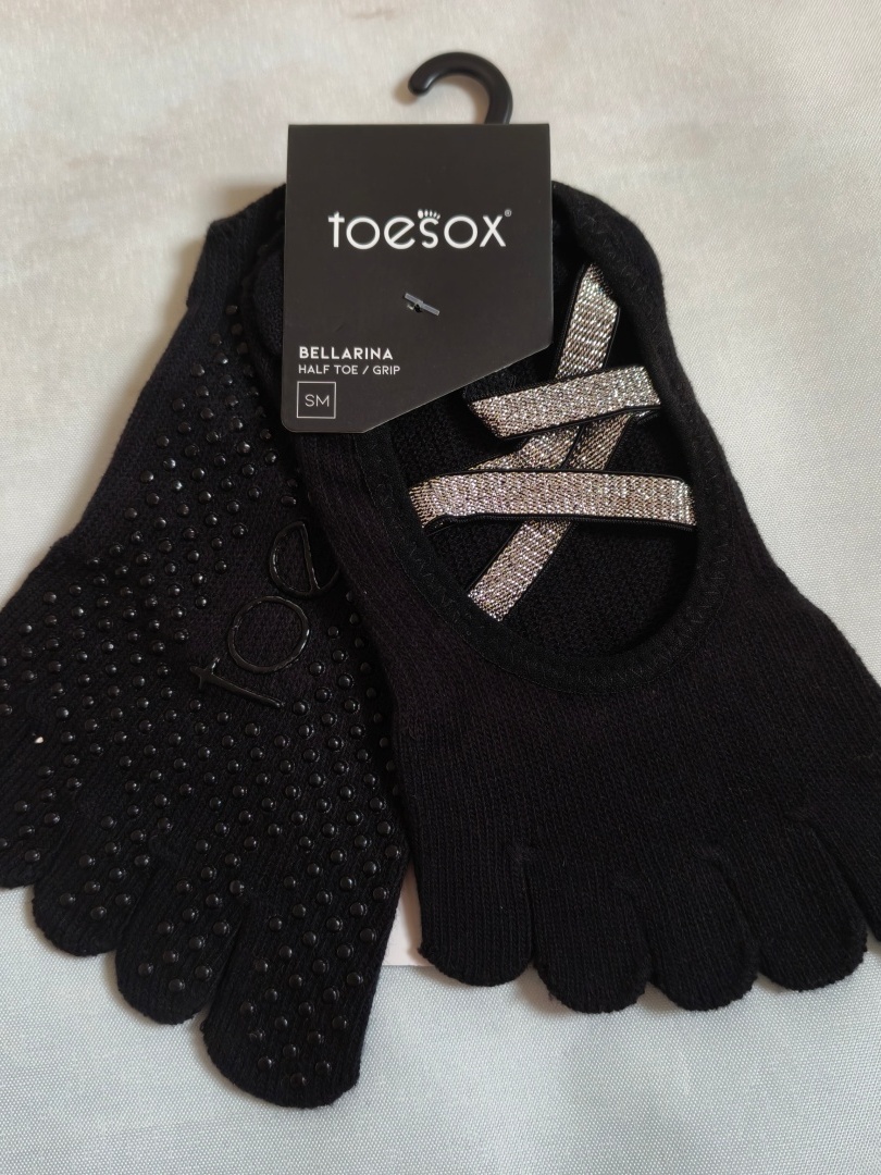 Toesox Yoga Five-Toe Socks Men - Pilates Yoga Wear review and price