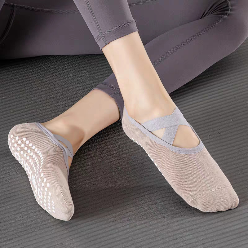 Professional Women Yoga Sock S - Pilates & Yoga Unleashed Studio Tuckahoe review and price