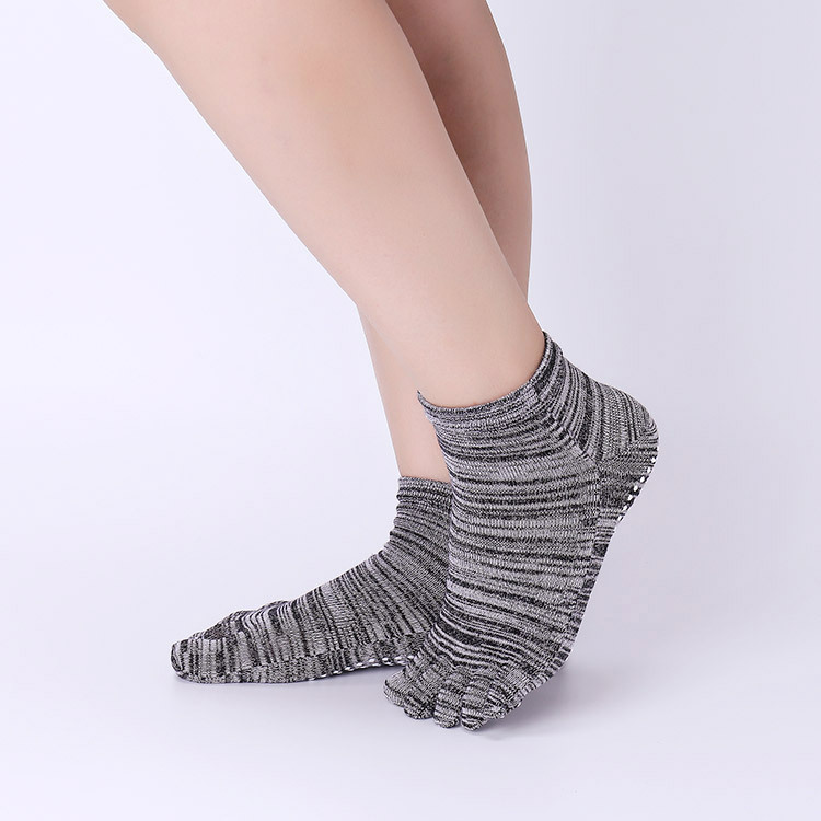 Non-Slip Yoga Socks with Grips - Pilates Yoga Exercises review and price